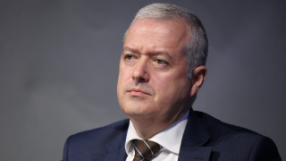 Във всяка секция трябва да има представител на държавата Над