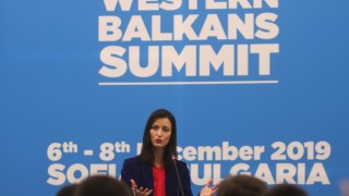 За инвестиция в талантите настоява Мария Габриел