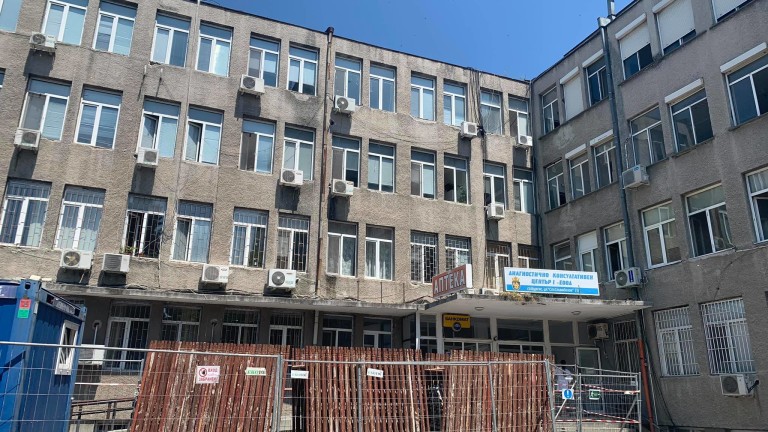 Болниците в Бургас пред колапс заради ръста на заразени с коронавирус