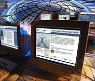 Мрежите и сигурността клатят позициите на настолния РС