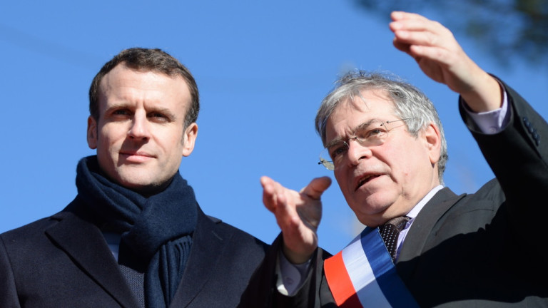 Време е французите да свалят жълтите жилетки, призовава Макрон