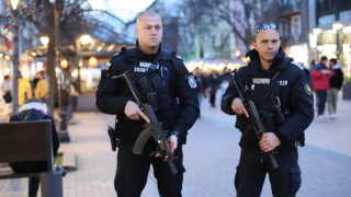 Над 100 души са задържани за кратко в София тази