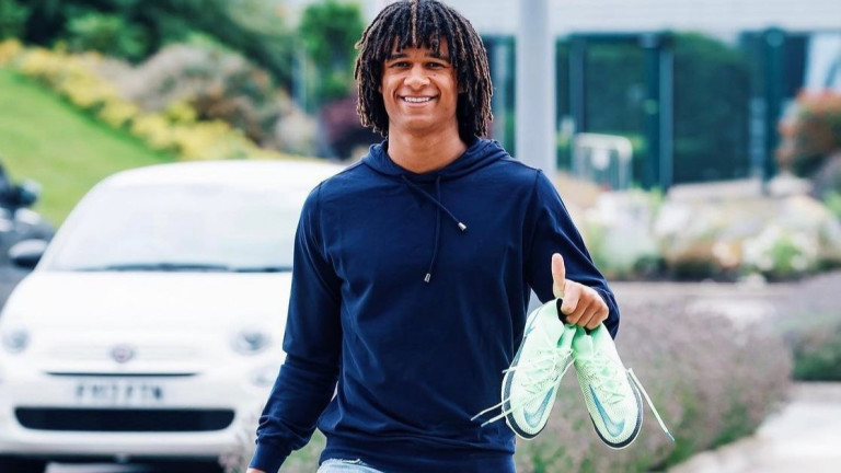 Челси се разбра за договор с Нейтън Аке