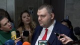 Пеевски с призив към Радев: Да връща кетъринга и шампанското, купонът се отлага 