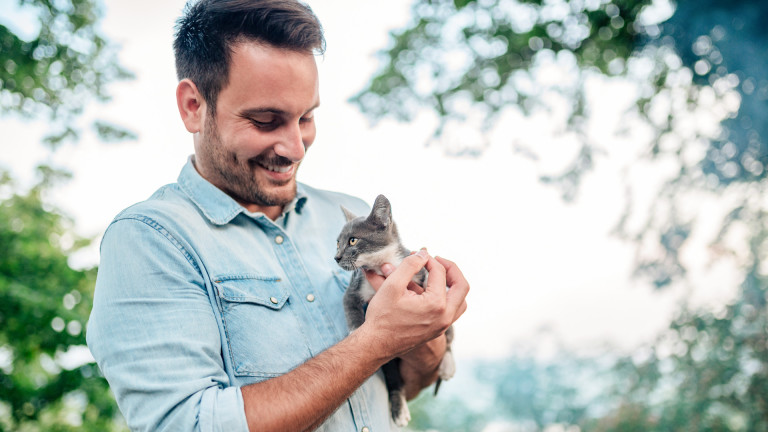 Защо искаме да "смачкаме" всичко малко и сладко