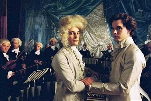 Моцарт и Бах борят престъпността в мол