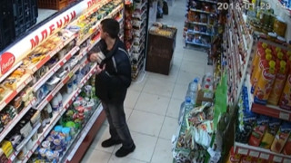 Търговец издирва крадец със запис от охранителна камера