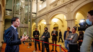 Холандското правителство съобщи че удължава вечерния час на страната до