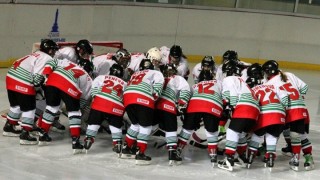 Дамският национален отбор по хокей на лед на България загуби