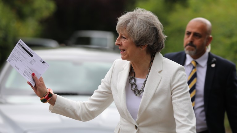 Инвеститорите видяха и лъч светлина след вота на Острова