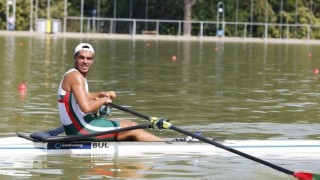 Емил Нейков се класира на финала на скиф на Световното