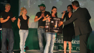 Моделът Диляна Попова стана „най-добрият Heineken барман”