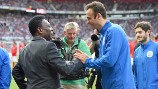 Димитър Бербатов Стилиян Петров и Мартин Петров отново рамо до