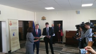 Между 50 000 60 000 са децата които са класифицирани като