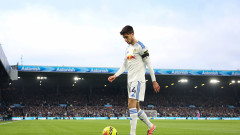 Арсенал прегази Лийдс, Илия Груев с едно полувреме