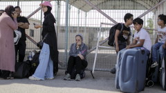 Израел прогони хиляди палестински работници обратно в Газа