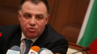 Мирослав Найденов притеснен, че Брюксел може да отнеме акредитацията на ДФЗ 
