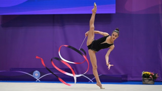 Националният ни отбор по художествена гимнастика подкрепян от този