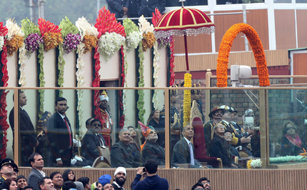Обама присъства на военен парад с руска техника в Индия