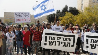 Премиерът на Израел Бенямин Нетаняху обяви че отменя новото споразумение