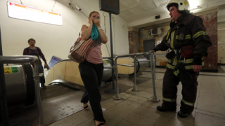 Десетки пострадаха при пожар в московско метро