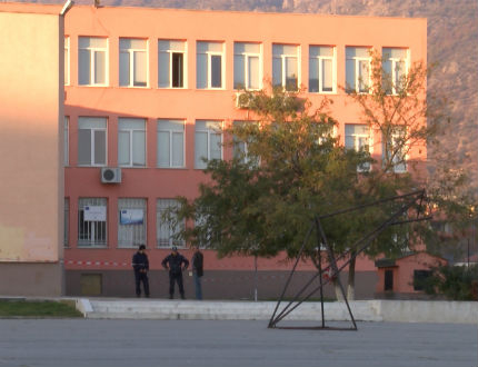 Психолози отиват в Сливенското училище, където бе убита ученичката
