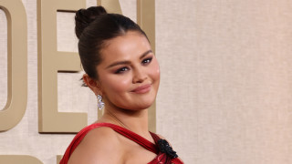 Защо Ryanair се шегува със Селена Гомес