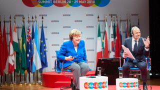 Меркел: Забравяме световните войни, международното сътрудничество отслабва