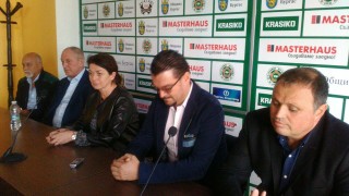 Нефтохимик отново ще посреща съперниците си пред бургаска публика Шейховете