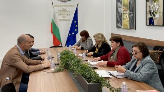 Грешка било отпадането на помощта "35 евро на седалка"