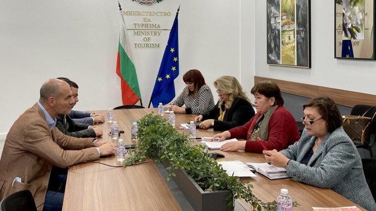 Грешка било отпадането на помощта "35 евро на седалка"