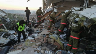 Откриха черните кутии на катастрофиралия в Казахстан самолет