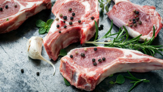 Бързи и ароматни агнешки котлети