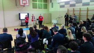 Финансова подкрепа в навечерието на коледните празници получиха деца пострадали