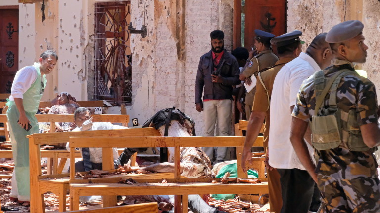 До 262 души се увеличиха жертвите в Шри Ланка. Серия