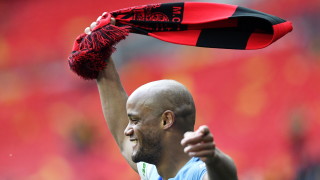 Венсан Компани планира да води Бърнли и през следващия сезон