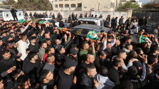 Най малко трима палестински екстремисти бяха убити при престрелка с израелски