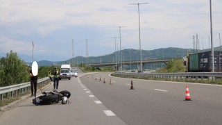 Моторист загина след удар в камион на АМ Струма съобщава
