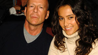 Брус Уилис се жени за манекенка?