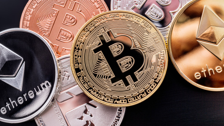 Големите играчи залагат на спад на bitcoin