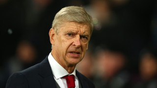 Мениджърът на Арсенал Арсен Венгер провокира Алекс Окслейд Чембърлейн преди сблъсъка