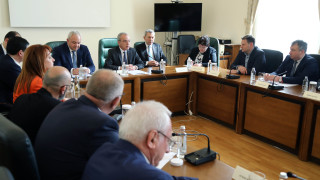 Министър председателят Гълъб Донев свика за разговор всички областни управители и