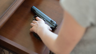 Дете се простреля с пистолет във Видинско