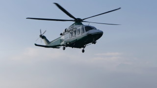 Втори ден хеликоптер помага на огнеборците в Пловдивско