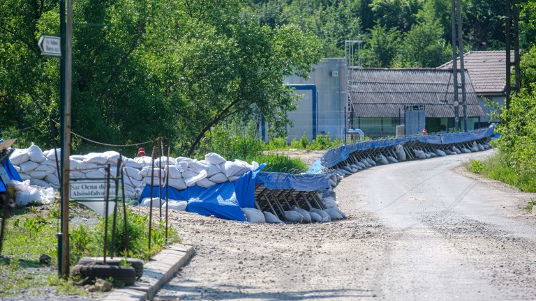 Румънската опозиция иска разследване за аварията в солната мина 