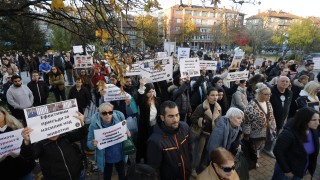 Протестиращи се събраха пред Военномедицинска академия с искане за справедливост