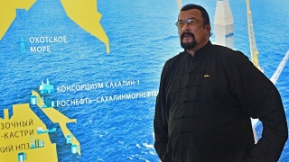 Известният американски актьор Стивън Сегал основа в Русия компанията Хикари