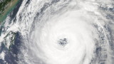 Стотици отменени полети заради тайфун наближаващ Южна Корея