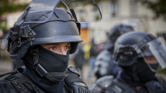 Правителството на Република България иска да станете военен, полицай или учител