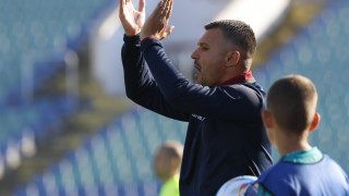 Игарещият помощник треньор на Септември Валери Божинов опита да вдъхне кураж